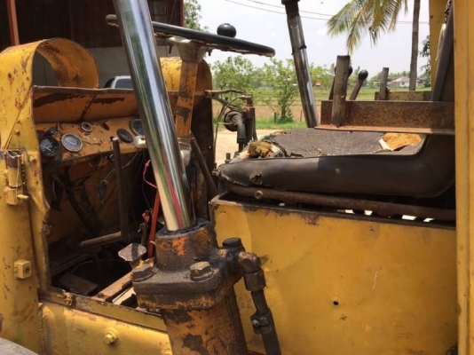 Komatsu SD20-2 ราคา 98,000 บาท เครื่องดี เกียร์แรง ใช้งานปกติ เอกสารชื้อขาย  รถอยู่ จ.ยโสธร  โทร&amp;ไอดีไลน์ 0610710295