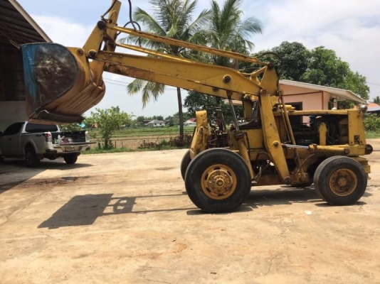 Komatsu SD20-2 ราคา 98,000 บาท เครื่องดี เกียร์แรง ใช้งานปกติ เอกสารชื้อขาย  รถอยู่ จ.ยโสธร  โทร&amp;ไอดีไลน์ 0610710295