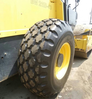 รถบด10ตัน BOMAG BW211D-40 หน้าเหล็ก-หลังยาง รถสวยพร้อมใช้,พร้อมขาย(เก่าไทย) รถบด10ตัน BOMAG BW211D-40 หน้าเหล็ก-หลังยาง รถสวยพร้อมใช้,พร้อมขาย(เก่าไทย)