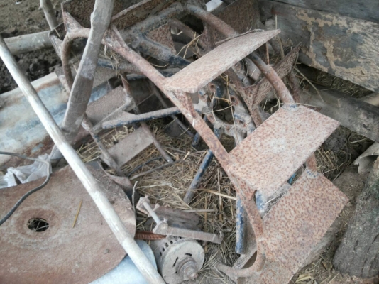 ขายตามสภาพ กันจม ติดกับรถไถ 22 แรง คูโบต้า