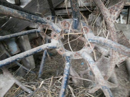 ขายตามสภาพ กันจม ติดกับรถไถ 22 แรง คูโบต้า