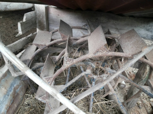 ขายตามสภาพ กันจม ติดกับรถไถ 22 แรง คูโบต้า