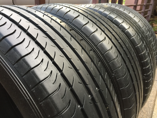 ยาง Dunlop 225 60 18 กลางปี15 ดอกเต็ม เนื้อนิ่มๆ ใช้ยาว ราคาไม่แพง ยาง Dunlop 225 60 18 กลางปี15 ดอกเต็ม เนื้อนิ่มๆ ใช้ยาว ราคาไม่แพง