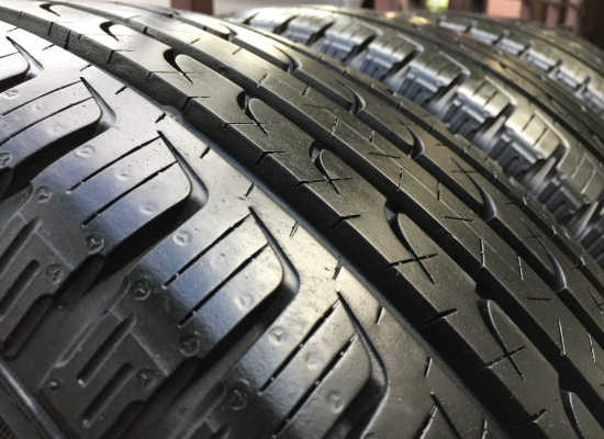 ยาง Goodyear 225 65 17 ปลายปี15 ดอกเต็ม เนื้อนิ่มๆ ใช้ยาว ราคาไม่แพง ยาง Goodyear 225 65 17 ปลายปี15 ดอกเต็ม เนื้อนิ่มๆ ใช้ยาว ราคาไม่แพง