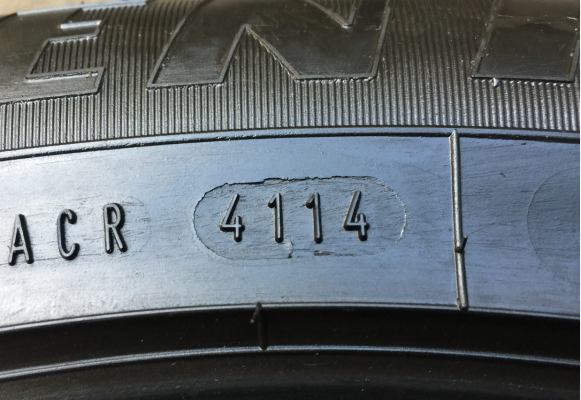 ยาง Goodyear 225 65 17 ปลายปี15 ดอกเต็ม เนื้อนิ่มๆ ใช้ยาว ราคาไม่แพง ยาง Goodyear 225 65 17 ปลายปี15 ดอกเต็ม เนื้อนิ่มๆ ใช้ยาว ราคาไม่แพง