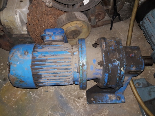 ขาย !! มอเตอร์เกียร์1แรง3สาย.รอบ1:60 พร้อมใช้งาน