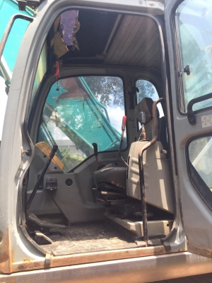 ขายรถแบคโฮ KOBELCO SK200 YN10 แอร์ไฟฟ้าเล่มทะเบียนพร้อม สนใจโทร 081-970-1072