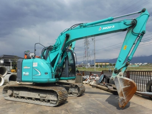 ขายรถขุดนำเข้าจากประเทศญี่ปุ่น kobelco sk135yy05 รุ่น8 แทรก 70 cm รถสวยเดิมๆ สนใจติดต่อสอบถาม 092-3309229 อีด