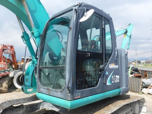 ขายรถขุดนำเข้าจากประเทศญี่ปุ่น kobelco sk135yy05 รุ่น8 แทรก 70 cm รถสวยเดิมๆ สนใจติดต่อสอบถาม 092-3309229 อีด