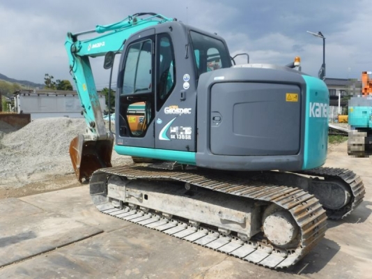 ขายรถขุดนำเข้าจากประเทศญี่ปุ่น kobelco sk135yy05 รุ่น8 แทรก 70 cm รถสวยเดิมๆ สนใจติดต่อสอบถาม 092-3309229 อีด