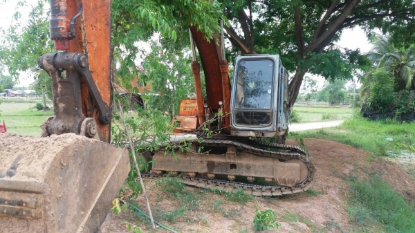 ขายรถแบคโฮ HITACHI EX200-2 ระบบไฟเต็ม ราคา 420000