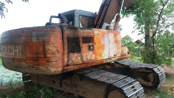 ขายรถแบคโฮ HITACHI EX200-2 ระบบไฟเต็ม ราคา 420000