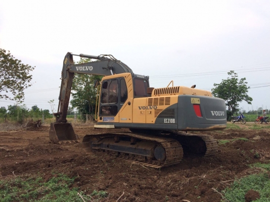 แบคโฮ วอลโว่ EC210B เอวแน่น ไฟฟ้าครบทุกจุด เอกสารเล่มทะเบียน 1.35 ล้าน แบคโฮ วอลโว่ EC210B เอวแน่น ไฟฟ้าครบทุกจุด เอกสารเล่มทะเบียน 1.35 ล้าน