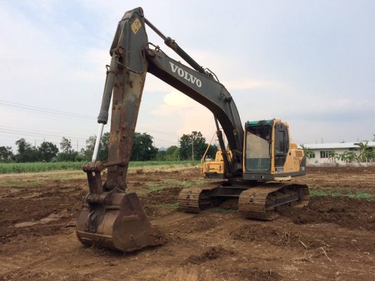 แบคโฮ วอลโว่ EC210B เอวแน่น ไฟฟ้าครบทุกจุด เอกสารเล่มทะเบียน 1.35 ล้าน แบคโฮ วอลโว่ EC210B เอวแน่น ไฟฟ้าครบทุกจุด เอกสารเล่มทะเบียน 1.35 ล้าน