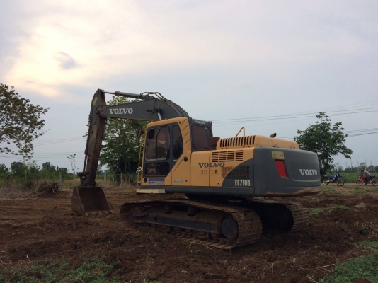 แบคโฮ วอลโว่ EC210B เอวแน่น ไฟฟ้าครบทุกจุด เอกสารเล่มทะเบียน 1.35 ล้าน แบคโฮ วอลโว่ EC210B เอวแน่น ไฟฟ้าครบทุกจุด เอกสารเล่มทะเบียน 1.35 ล้าน