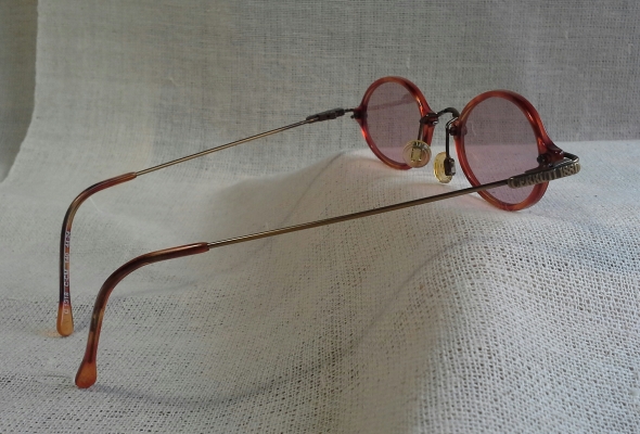 แว่นตาเก่าแก่ฝรั่งเศสเชื้อสายอิตาเลียน  โมเดลคลาสสิค &#039;วงรีเล็ก&#039;  Vintage CERRUTI 1881 handmade in Paris, France