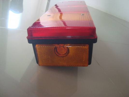 ขายชุดโคมไฟท้าย MAN หัวลาก รุ่น L20, L80, L82, L87 ขายชุดโคมไฟท้าย MAN หัวลาก รุ่น L20, L80, L82, L87