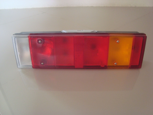 ขายชุดโคมไฟท้าย MAN หัวลาก รุ่น L20, L80, L82, L87 ขายชุดโคมไฟท้าย MAN หัวลาก รุ่น L20, L80, L82, L87