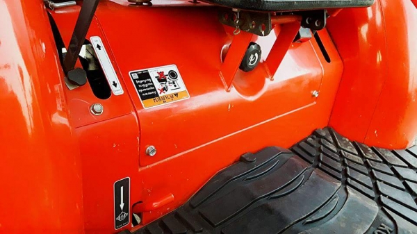 KUBOTA L5018 VT (4WD) 2 เพลา สภาพใหม่สวย ชั่วโมงใช้ งานน้อย สีเดิมทั้งคัน พร้อมชุดใบมีดดันหน้า ผาน DH245-6F KUBOTA L5018 VT (4WD) 2 เพลา สภาพใหม่สวย ชั่วโมงใช้ งานน้อย สีเดิมทั้งคัน พร้อมชุดใบมีดดันหน้า ผาน DH245-6F