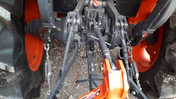 KUBOTA L5018 VT (4WD) 2 เพลา สภาพใหม่สวย ชั่วโมงใช้ งานน้อย สีเดิมทั้งคัน พร้อมชุดใบมีดดันหน้า ผาน DH245-6F KUBOTA L5018 VT (4WD) 2 เพลา สภาพใหม่สวย ชั่วโมงใช้ งานน้อย สีเดิมทั้งคัน พร้อมชุดใบมีดดันหน้า ผาน DH245-6F