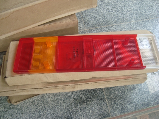 ขายฝาครอบไฟท้าย MAN หัวลาก รุ่น L20, L75, L80, L82, L87 ขายฝาครอบไฟท้าย MAN หัวลาก รุ่น L20, L75, L80, L82, L87