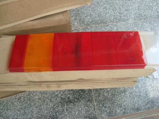 ขายฝาครอบไฟท้าย MAN หัวลาก รุ่น L20, L75, L80, L82, L87 ขายฝาครอบไฟท้าย MAN หัวลาก รุ่น L20, L75, L80, L82, L87