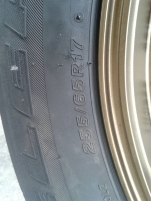 ขอบ17นิ้ว6รู พร้อมยาง ชุดนี้ ราคา 8900 บาท ขอบ17นิ้ว6รู พร้อมยาง ชุดนี้ ราคา 8900 บาท