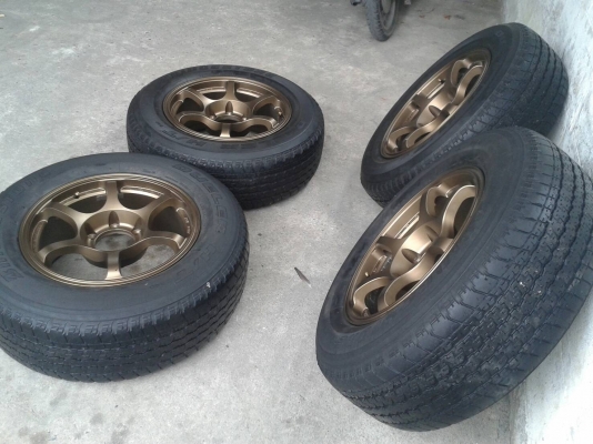 ขอบ17นิ้ว6รู พร้อมยาง ชุดนี้ ราคา 8900 บาท ขอบ17นิ้ว6รู พร้อมยาง ชุดนี้ ราคา 8900 บาท