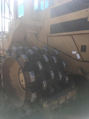 CAT 815B Soil compactor นำเข้าจากออสเตรเลีย ไม่เคยใช้งานในไทย CAT 815B Soil compactor นำเข้าจากออสเตรเลีย ไม่เคยใช้งานในไทย