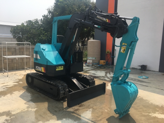 KOMATSU รุ่น: PC28UU-1 KOMATSU รุ่น: PC28UU-1