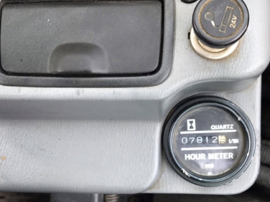 ขายรถแบคโฮ KOBELCO SK100 MARK 5 SUPER มีลายหัวกระแทก รถนอกนำเข้าจากญี่ปุ่น มีVDOการทำงานครับ