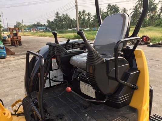 รถขุด KOMATSU PC30MR-1 ทำสีใหม่ นำเข้ามือสองญี่ปุ่น