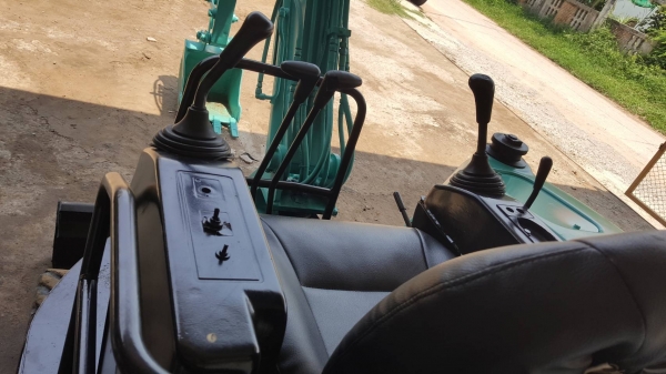 ขาย แบคโฮ KOBELCO SK30SR มีไลน์แย็ก เครื่องดี ปั้มนิ้ว ช่วงล่างแน่น ไฟฟ้าเต็ม เอกสารใบอินวอยซ์