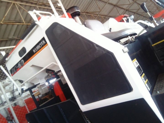 ขายรถเกี่ยวข้าว Kubota DC60 รองกระสอบ ปรับสภาพแล้วพร้อมใช้งาน ซื้อไปไม่ผิดหวังแน่นอนครับ