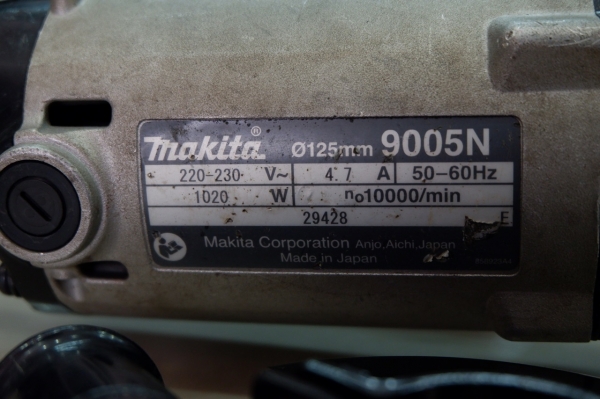 เจียร 5 นิ้ว Makita รุ่น 9005N 1020 w ญี่ปุ่นแท้ มีมือจับ และบังใบ สภาพใหม่ ขายถูก