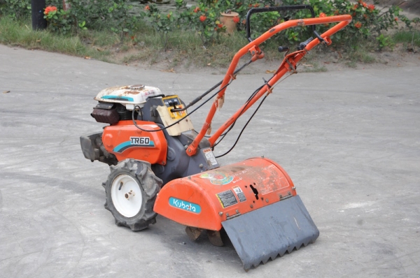 ขายรถพรวนดินKUBOTA TR60สาดดิน ยกร่อง แรงดี เบนซิล สภาพสวยเดิมจากญี่ปุ่น มีเกียร์ 18,000เท่านั้น ขายรถพรวนดินKUBOTA TR60สาดดิน ยกร่อง แรงดี เบนซิล สภาพสวยเดิมจากญี่ปุ่น มีเกียร์ 18,000เท่านั้น