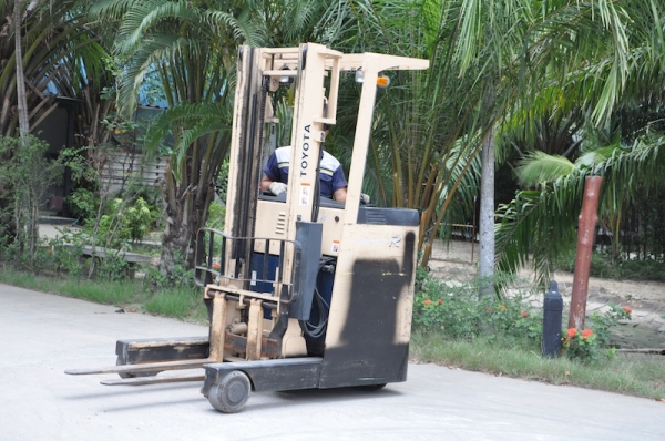ขายFORKLIFT TOTOTA ไฟฟ้ารุ่น7FBR15(1.5ตัน) สวยเดิมจากญี่ปุ่น ยังไม่เคยใช้ในไทย 148,000เท่านั้น!!