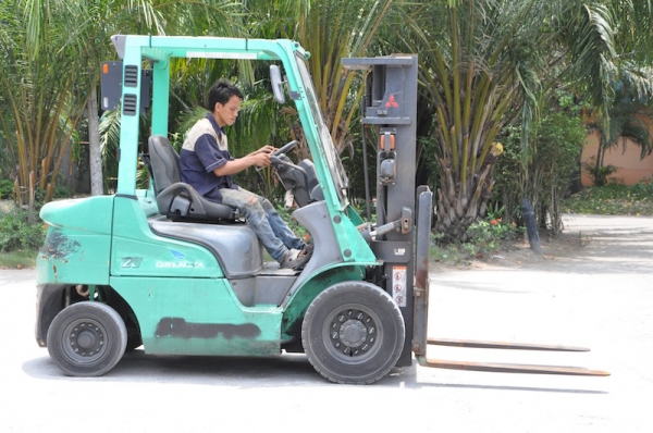 ขายFORKLIFT MITSUBISHI GRENDIA FG20 สุดสวย(2ตัน) เสาฟรูฟรี้4.7เมตร สวยเดิมจากญี่ปุ่น ยังไม่เคยใช้ในไทย 168,000เท่านั้น!!