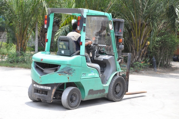 ขายFORKLIFT MITSUBISHI GRENDIA FG20 สุดสวย(2ตัน) เสาฟรูฟรี้4.7เมตร สวยเดิมจากญี่ปุ่น ยังไม่เคยใช้ในไทย 168,000เท่านั้น!!