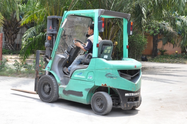 ขายFORKLIFT MITSUBISHI GRENDIA FG20 สุดสวย(2ตัน) เสาฟรูฟรี้4.7เมตร สวยเดิมจากญี่ปุ่น ยังไม่เคยใช้ในไทย 168,000เท่านั้น!!