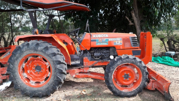 รถไถ M 5000 อุปกร 2 ชิ้น พร้อมใช้งาน ปี 52 ราคา 260000 บาท ( ดูรถก่อนต่อคับ ) ดูรถได้ที จ. ศรีสะเกษ ติดต่อทีเบอร์ 098 668-3479 -094 283-9369 คุณ สิทธิ์คั