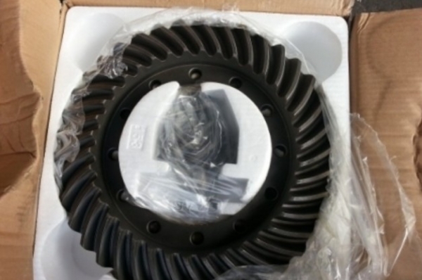 ขายจานบายศรีเดือยหมู ทุกรุ่น   ISUZU  MISU  NISSAN  HENO ราคา  10000 บาท โทร 0920976322