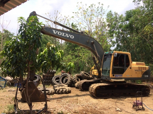 ขายครับ VOLVO 210B เครื้องดี ปั้มดี ไม่เคยแกะ แห้งๆเดิมๆ 1300000