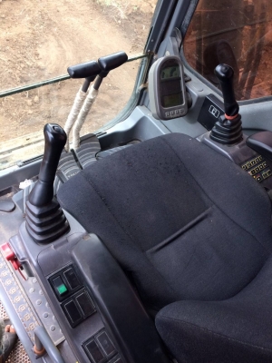 ขายครับ VOLVO 210B เครื้องดี ปั้มดี ไม่เคยแกะ แห้งๆเดิมๆ 1300000