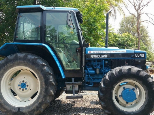 ขายครับ Newholland 6640 SL เครื้อง เกียร์ดีมากๆครับ ราคา 550000