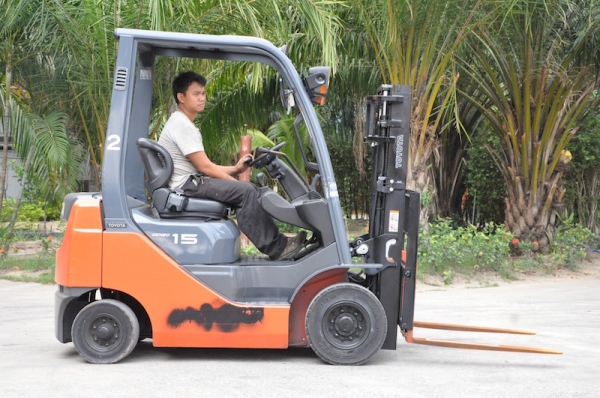 ขายFORKLIFT TOTOTA รุ่น8FG15รุ่นใหม่ล่าสุด เสาเข้าตู้ได้(1.5ตัน) สวยเดิมจากญี่ปุ่น ยังไม่เคยใช้ในไทย 185,000เท่านั้น!!
