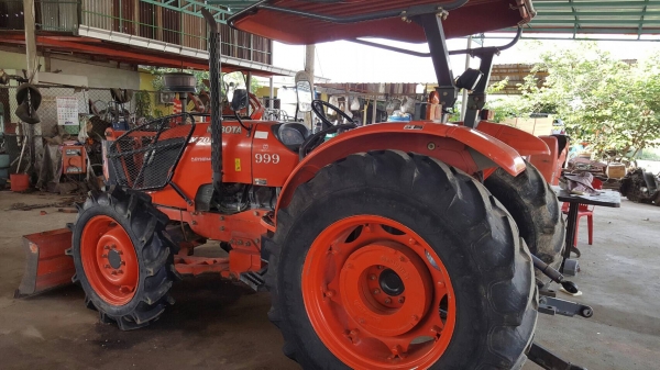 ขาย แทรกเตอร์ KUBOTA M7040 ถูกๆ สวยๆ