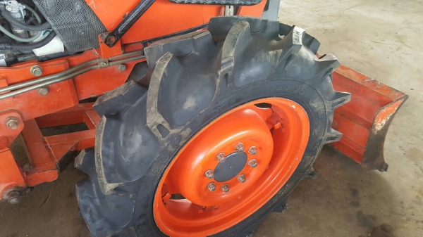 ขาย แทรกเตอร์ KUBOTA M7040 ถูกๆ สวยๆ