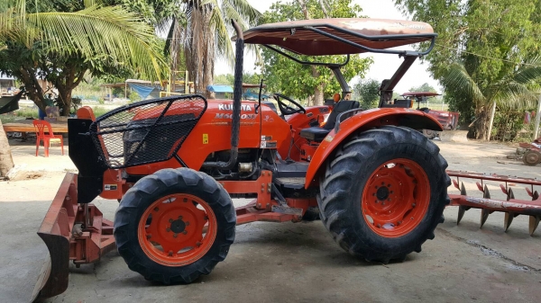 ขาย แทรกเตอร์ KUBOTA M6040