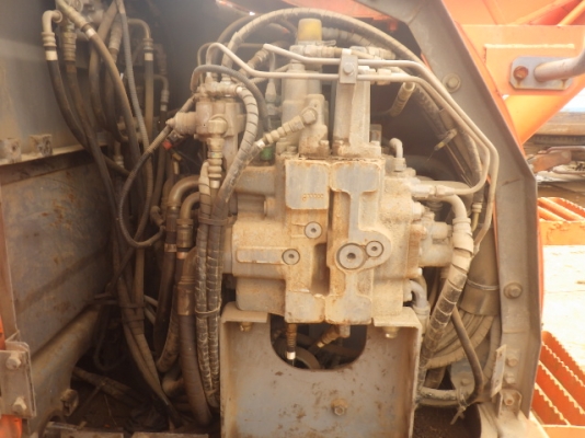 Hitachi EX135USR-5 เก่าญี่ปุ่น ใบแทรค 70ซม. ระบบดี นำเข้าเองจากญี่ปุ่นโดยตรง